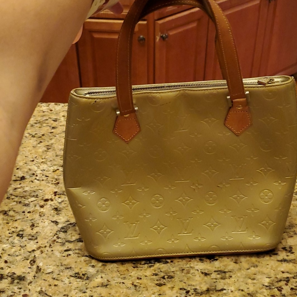 Louis vuitton purse 100% authentic